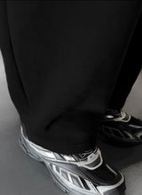 Load image into Gallery viewer, Loose Track pants (black)
