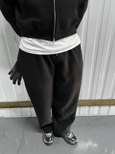 Load image into Gallery viewer, Loose Track pants (black)
